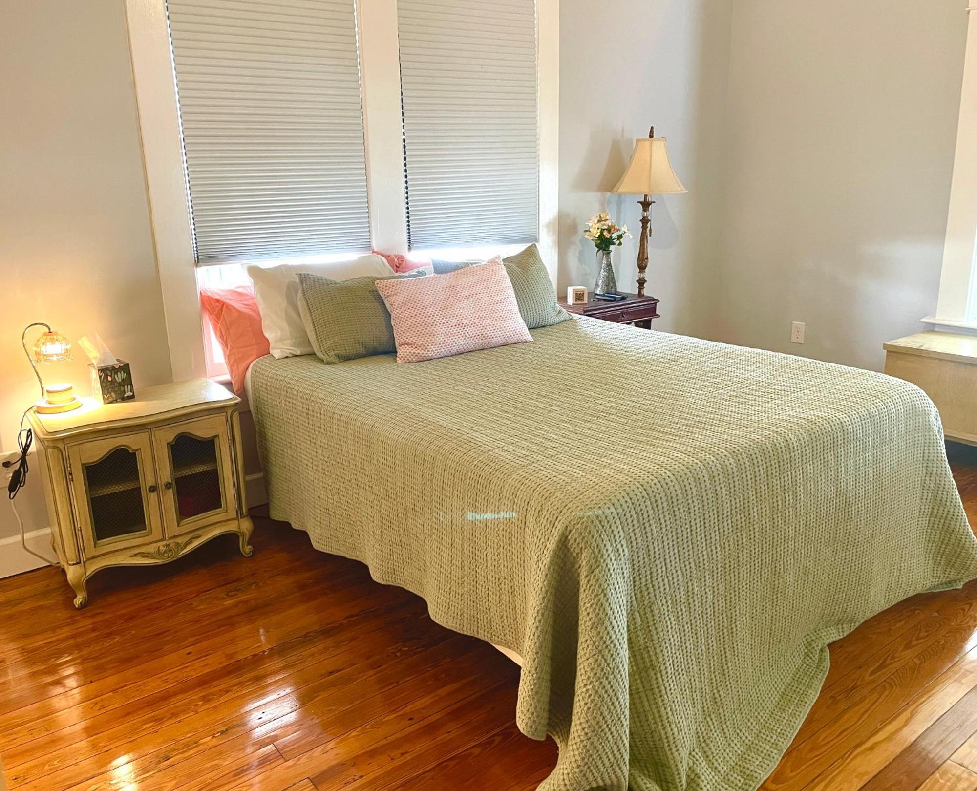 Tampa Heights Bungalow - Bed & Breakfast Exterior photo